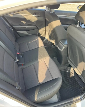 Hyundai Elantra cena 59900 przebieg: 69000, rok produkcji 2019 z Gdańsk małe 301